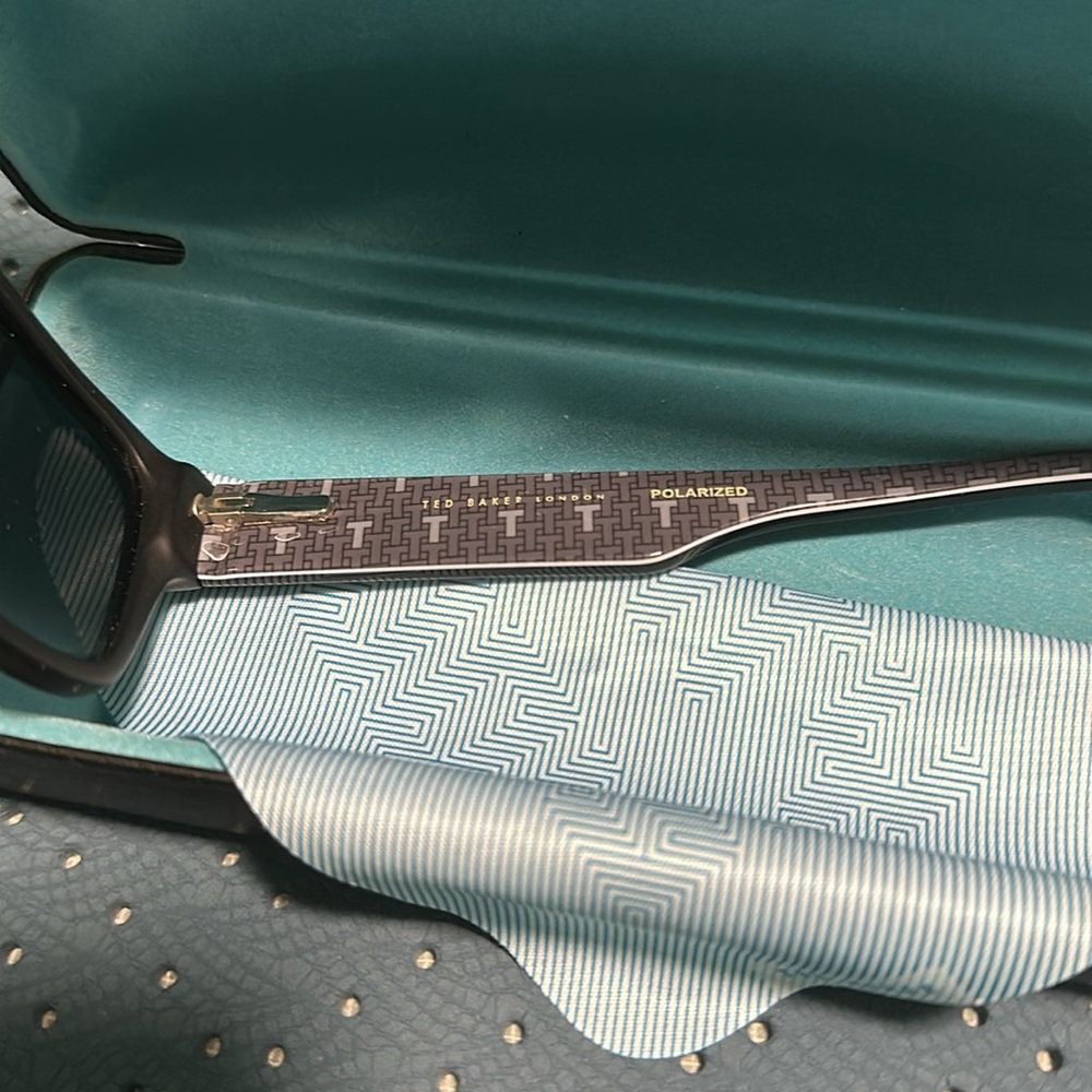 TED BAKER man, sunglasses Polaroid Exxon condition - Picture 4 of 6